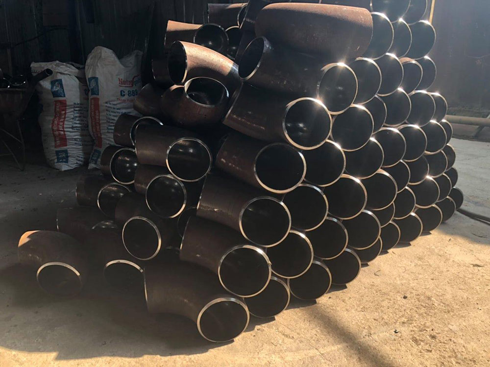 Cút thép ren 90 độ